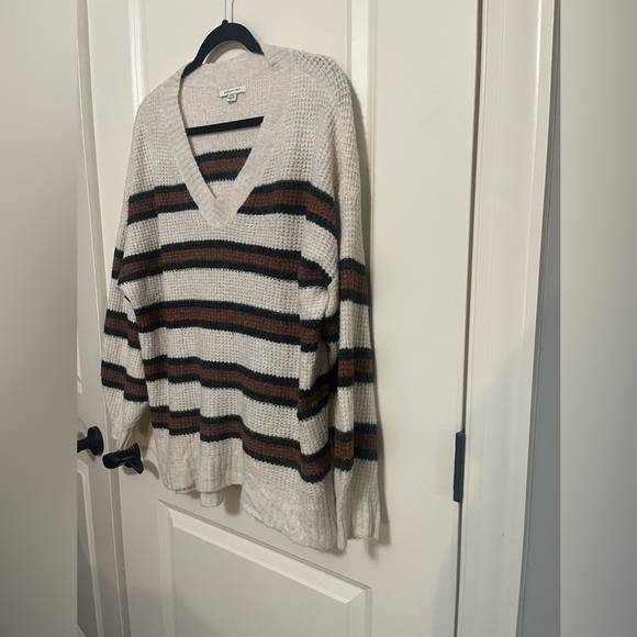 American Eagle Dreamspun Knit Soft Oversized Sweater Size Medium - Picture 3 of 9